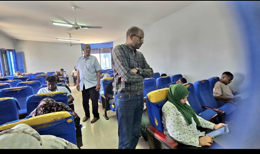 عميد كلية القانون بجامعة السودان المفتوحة ورئيس نقابة العاملين بالجامعة يتفقد امتحانات فرع أم درمان ويشيد بروح الانضباط والعطاء